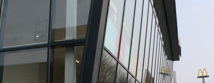 architect autogarage showroom Toyota Schouten Alblasserdam Brand I BBA Architecten