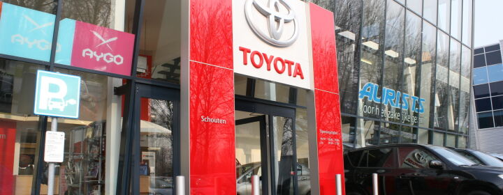 architect showroom Toyota Schouten Alblasserdam Brand I BBA Architecten