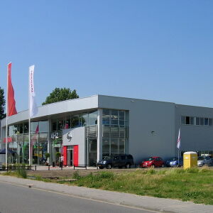 nieuwbouw garage showroom bedrijfspand Wateringen Brand I BBA Architecten