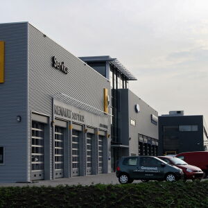 architect garage showroom bedrijfspand Auto Indumij Zwijndrecht Brand I BBA Architecten