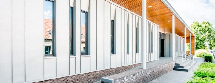 architect uitvaartcentrum aula Drechtstreek zinken gevel Sliedrecht Brand I BBA Architecten