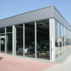nieuwbouw autobedrijf garage showroom Gouderak Brand I BBA Architecten