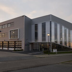 architect bedrijfspand kantoor autobedrijf garage Gouda Brand I BBA Architecten