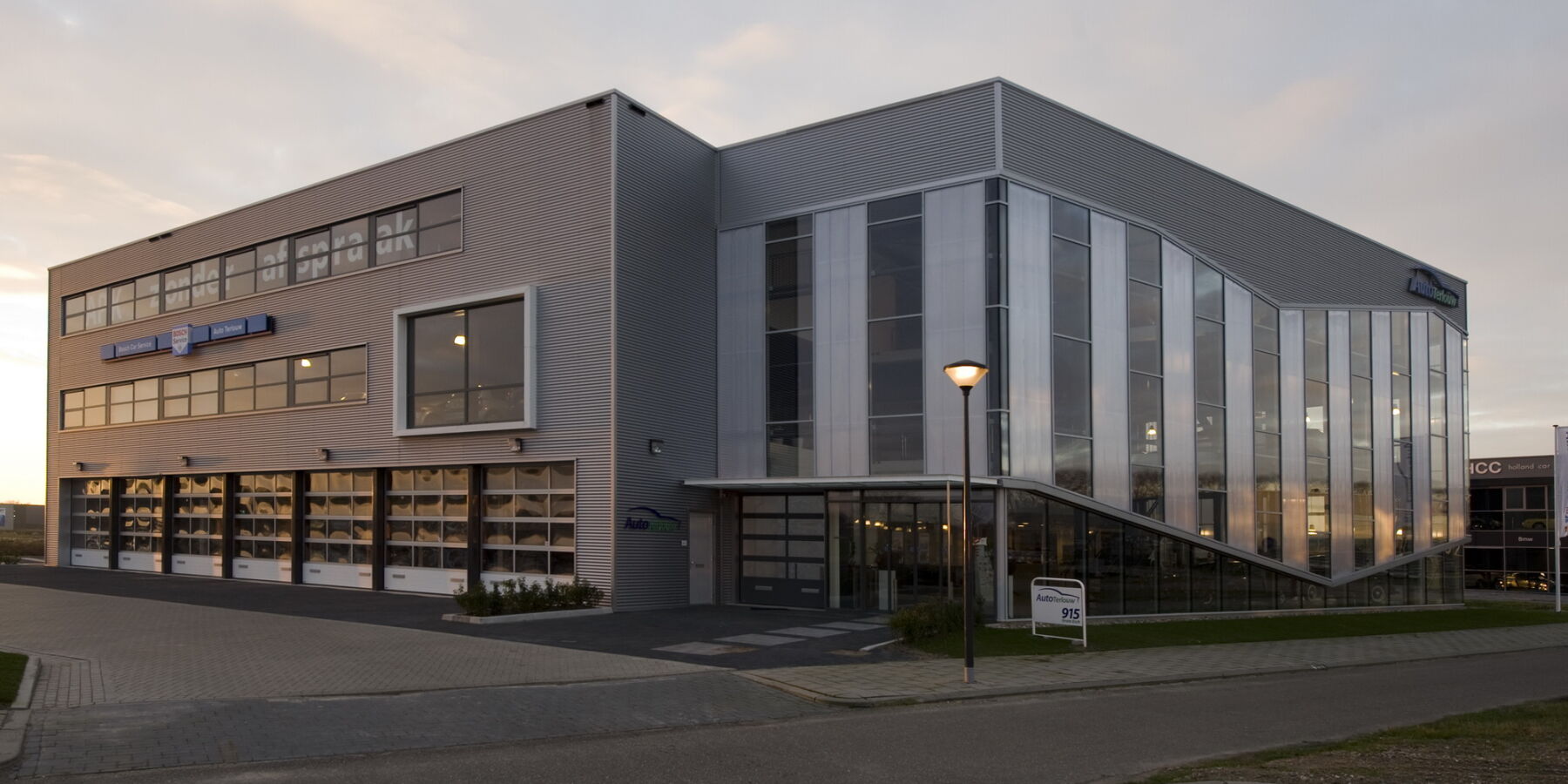 architect bedrijfspand kantoor autobedrijf garage Gouda Brand I BBA Architecten