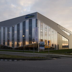 architect autobedrijf garage showroom bedrijfsverzamelgebouw Gouda Brand I BBA Architecten