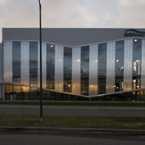architect autobedrijf garage showroom bedrijfsverzamelgebouw Gouda Brand I BBA Architecten