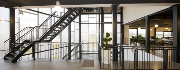 architect showroom autobedrijf garage Gouda Brand I BBA Architecten